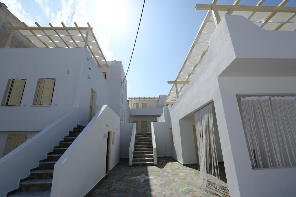 The White Suites Adamantas  Exterior photo